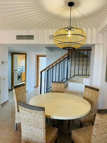 3 room luxury penthouse for rent in Estepona, Andalusia - Photo 4