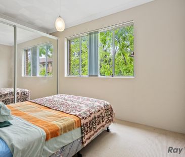 Neat & Tidy residence - Ideal sunny aspect - Photo 5