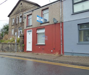 3 bedroom end of terrace house to rent - Photo 1