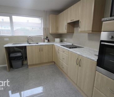3 bedroom semi-detached house to rent - Photo 4