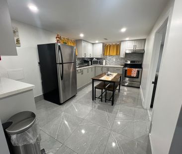 For Lease - 11 Queen Street, Mississauga, Ontario - Photo 6