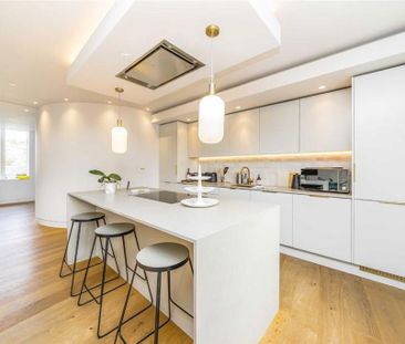 3 bedroom flat to rent - Photo 4
