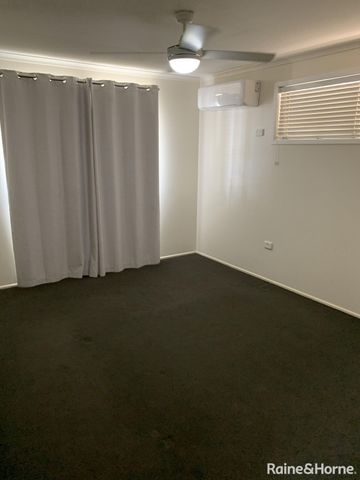 ELEVATED FAMILY HOME IN WEST GLADSTONE - Photo 3