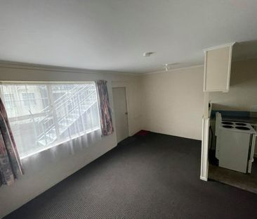 4/10 Eason Street, Victoria - Photo 1