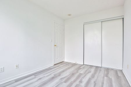 For Lease - 23 Oneida Crescent Unit# 612, Richmond Hill, Ontario - Photo 5
