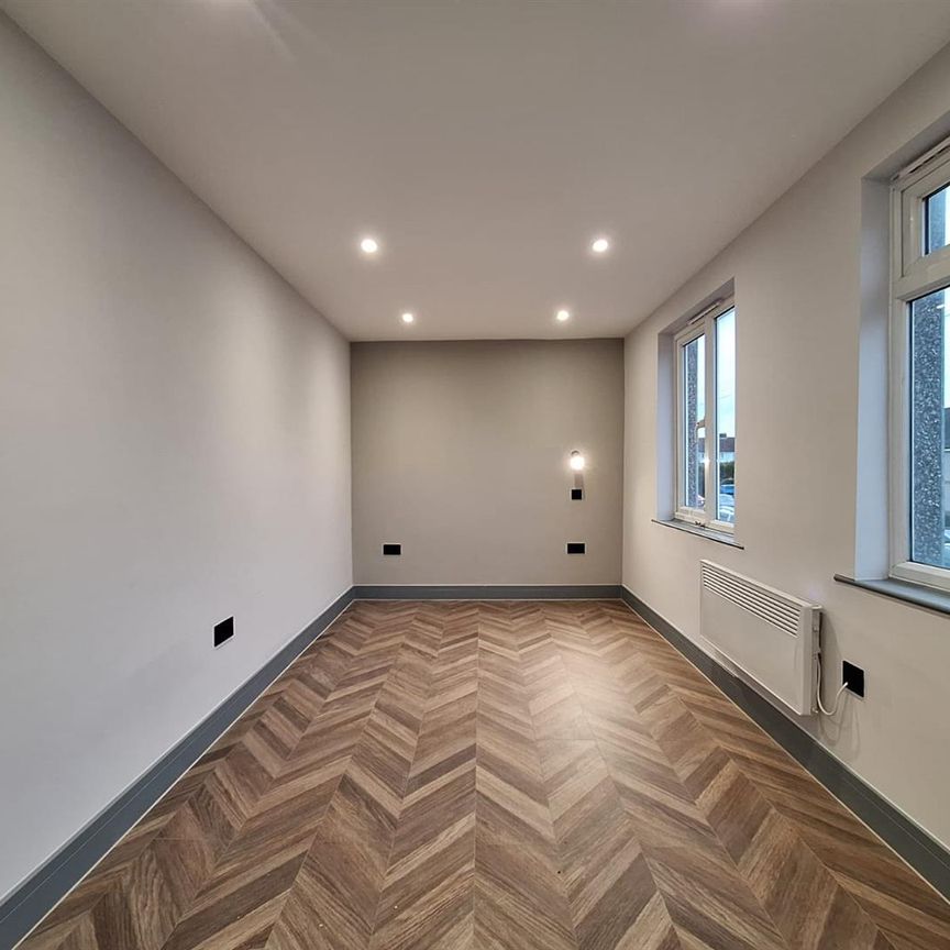 Lime Avenue, Yiewsley, West Drayton UB7, London - Photo 1