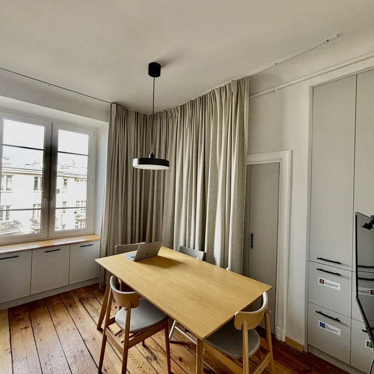 Reprezentacyjne mieszkanie na biuro w kamienicy - Photo 1