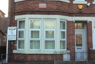 33 Russell Road NG7 6HD Nottingham - Photo 2