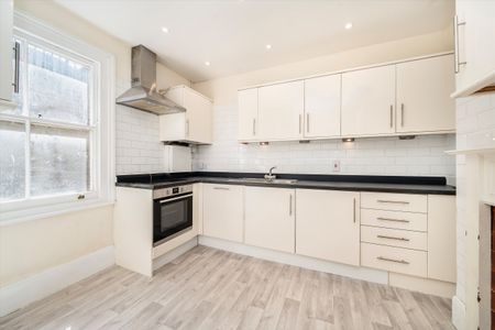 Shepherds Bush Road, Brook Green, W6, London - Photo 5