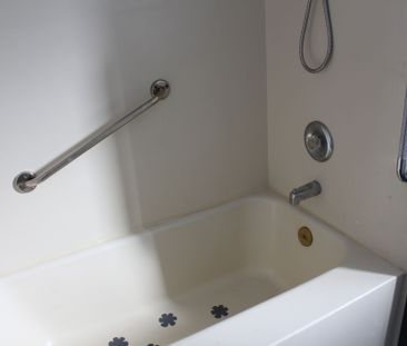 For Lease - 8 Burnelm Drive, Toronto, Ontario - Photo 5