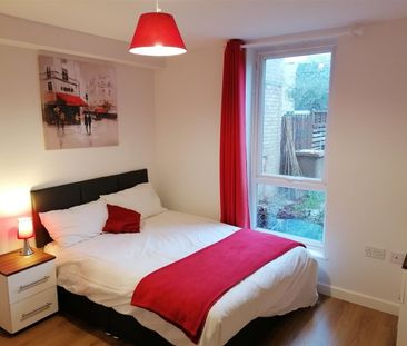 Blackmead - Room to let with en-suite - Photo 1