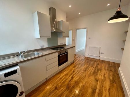 1 bedroom flat to rent - Photo 2