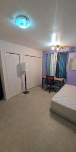 chambre avec salle de bain complète - Photo 4