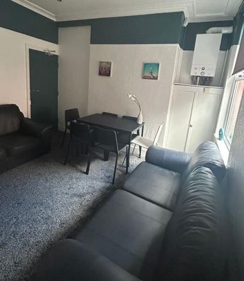 Hessle Mount, Hyde Park - Photo 1