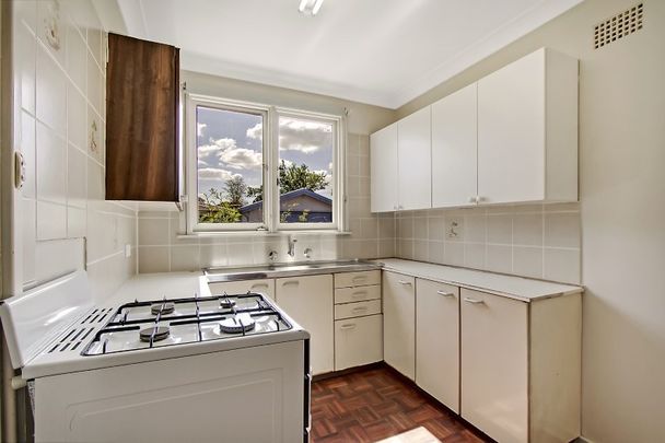 Charmingly Maintained: Your Neat and Tidy Haven !!! - Photo 1