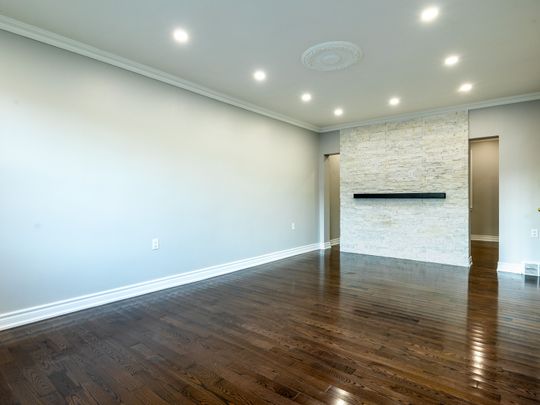 For Lease - 345 Park Road Unit# Main Level, Oshawa, Ontario - Photo 1