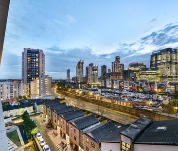 3 Bed Flat, Streamlight Tower, E14 - Photo 4