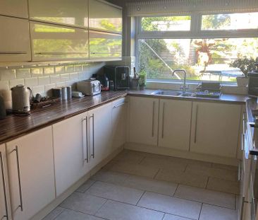 3 bedroom semi-detached house to rent - Photo 5