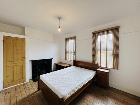 3 bedroom terraced house to rent - Photo 5