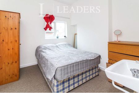 5 bedroom house to rent - Photo 2