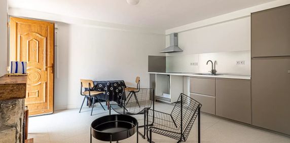 Charmant T2 avec terrasse, meublé et entièrement rénové - Photo 2