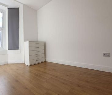 4 bedroom flat to rent - Photo 5