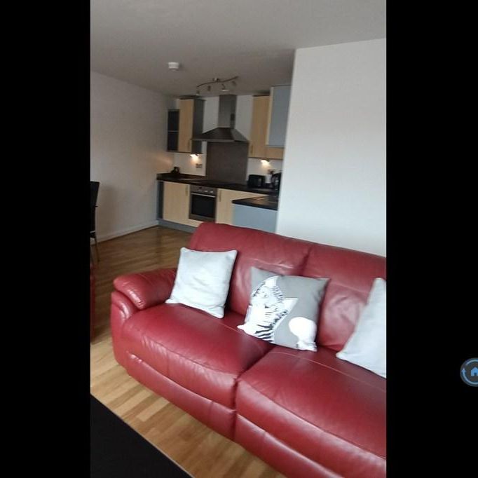 2 bedroom flat to rent - Photo 1