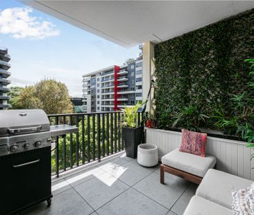 Modern Urban Living in Mirvac's Finery - Sunlit 2-Bedroom Apartment - Photo 6