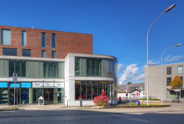"Leben in luftiger Höhe mit grosszügiger Terrasse 91 m²" - Photo 1