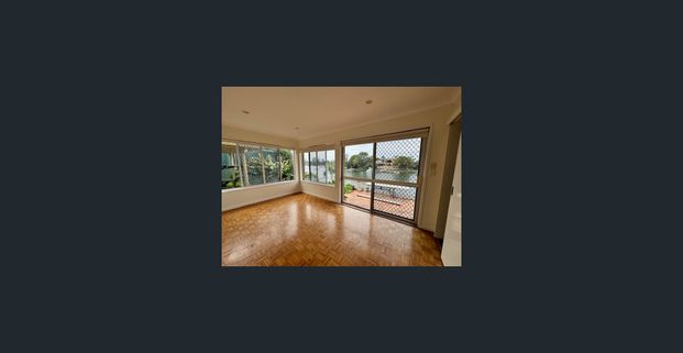 Waterfront Elegance in Broadbeach Waters - Garden maintenance included - Photo 1