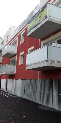 T2 AVEC BALCON ET PARKING - Photo 1