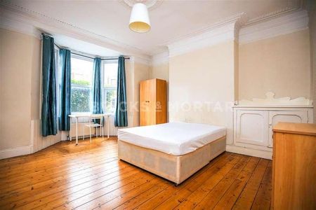 Simonside Terrace, Heaton, Newcastle Upon Tyne, NE6 - Photo 2