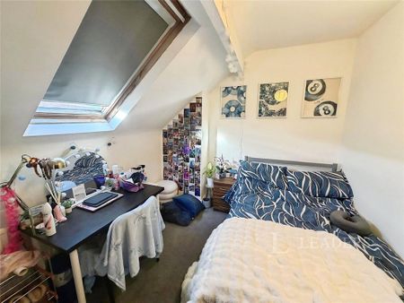 6 bedroom terraced house to rent - Photo 4