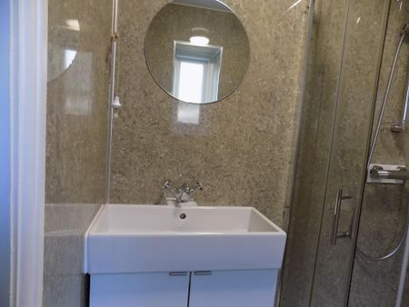 2 bedroom end of terrace house to rent - Photo 4