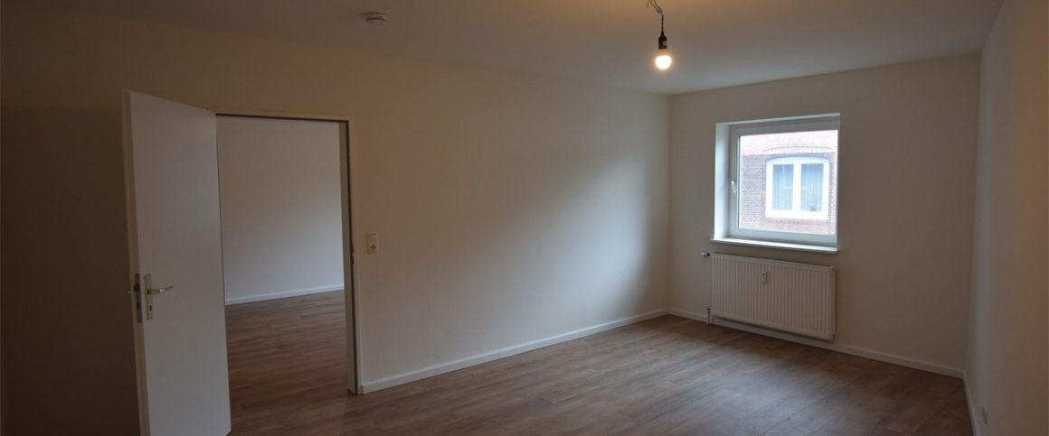 Öffentlich gefördert! Wohnung in Kellinghusen renoviert - Photo 1