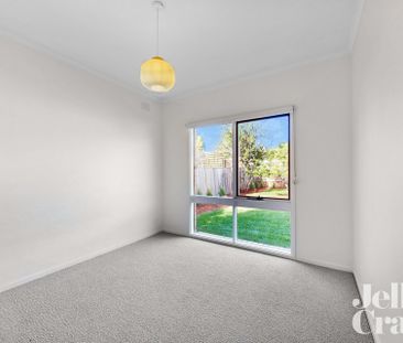 32 Lindsay Avenue, Murrumbeena - Photo 6