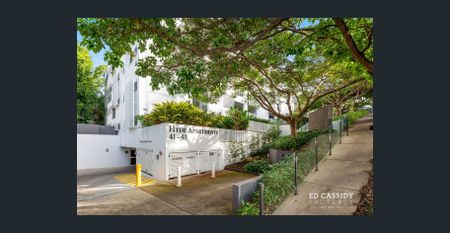 Inner-city living situated at one of the finest Teneriffe locations! - Photo 3