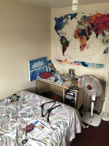 3 bedroom flat to rent - Photo 2