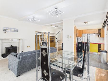 2 bedroom apartment to rent - Photo 3