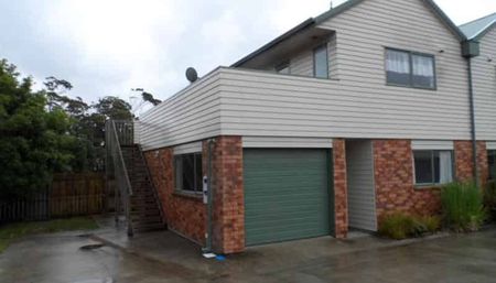 3 bedroom Town house in good location - Photo 3