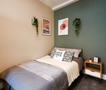 4 bedroom terraced house to rent - Photo 3