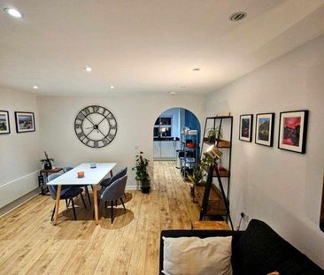 2 bedroom private hall to rent - Photo 3
