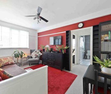 2 bedroom flat to rent - Photo 3