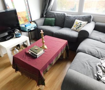 4 bedroom flat to rent - Photo 1