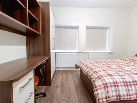 3 bedroom apartment to rent - Photo 2