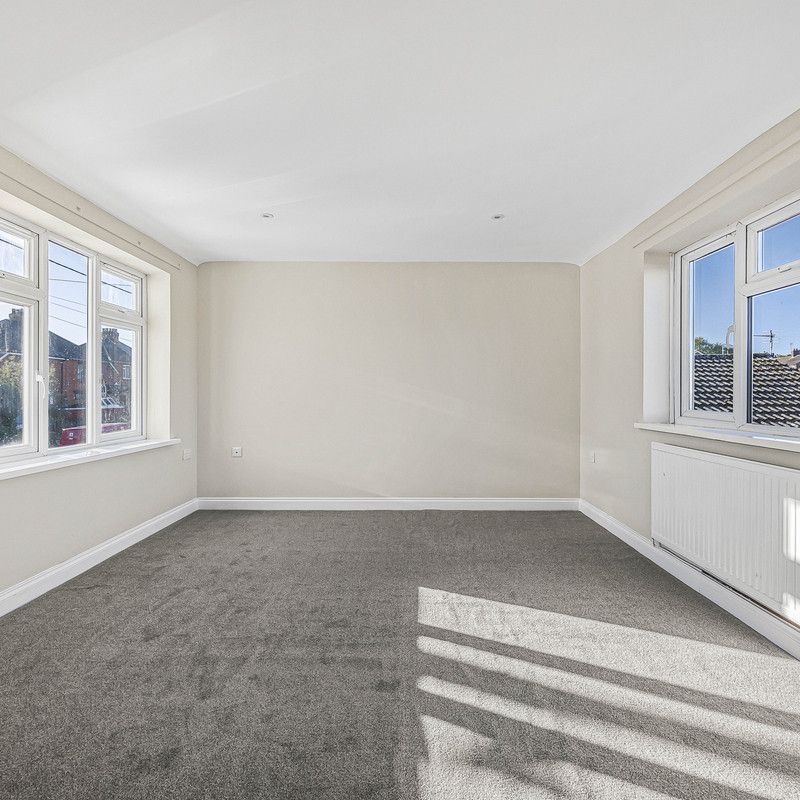 Cherry Orchard, Highworth, SN6 - Photo 1