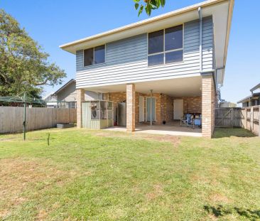 Riverside Living with Lift Access & Stunning Water Views – Fully Ap... - Photo 1