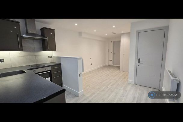 Studio to rent - Photo 1