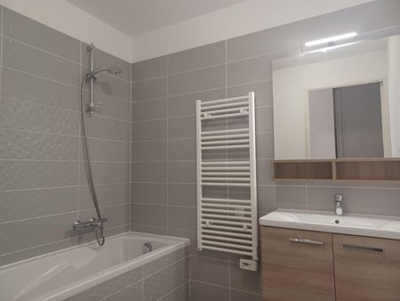 location Appartement T2 DE 40.89m² À FREJUS - Photo 4