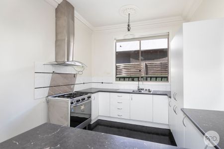 Lovely Home Close To Central Ballarat - Photo 5